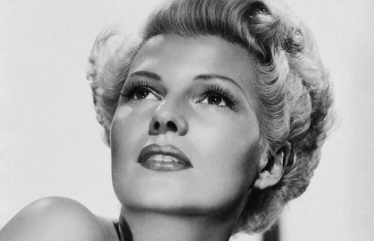 Rita Hayworth in The Lady From Shanghai