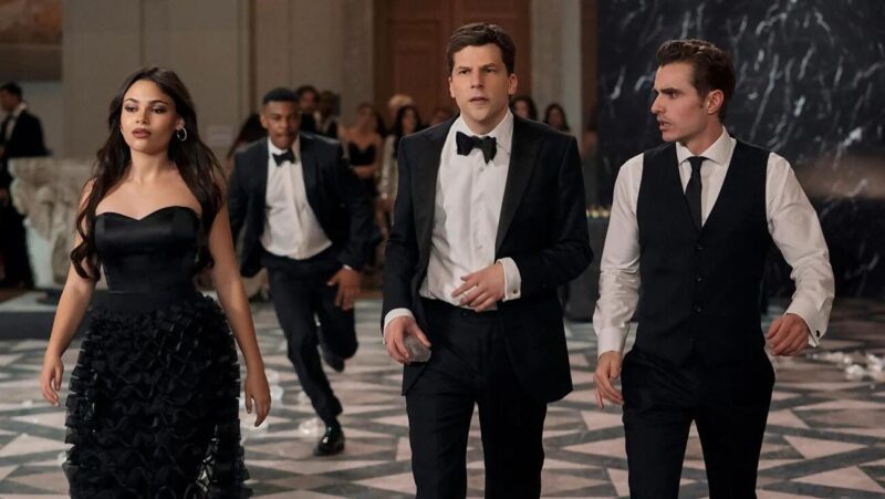 The cast of Now you see me 3 in smart dress - Ariana Greenblatt, Jesse Eisenberg and Dave Franco